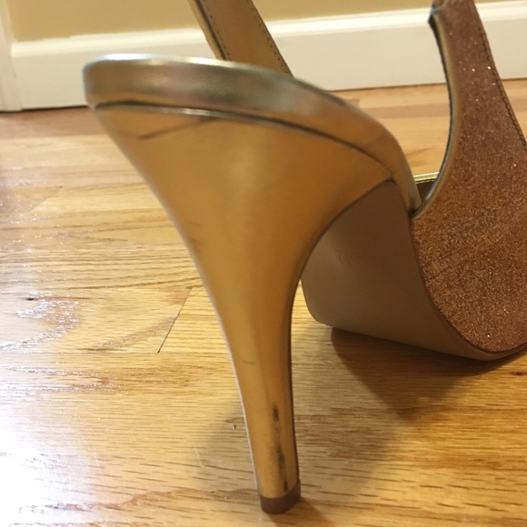 Gold Pumps - Picture 4 of 4